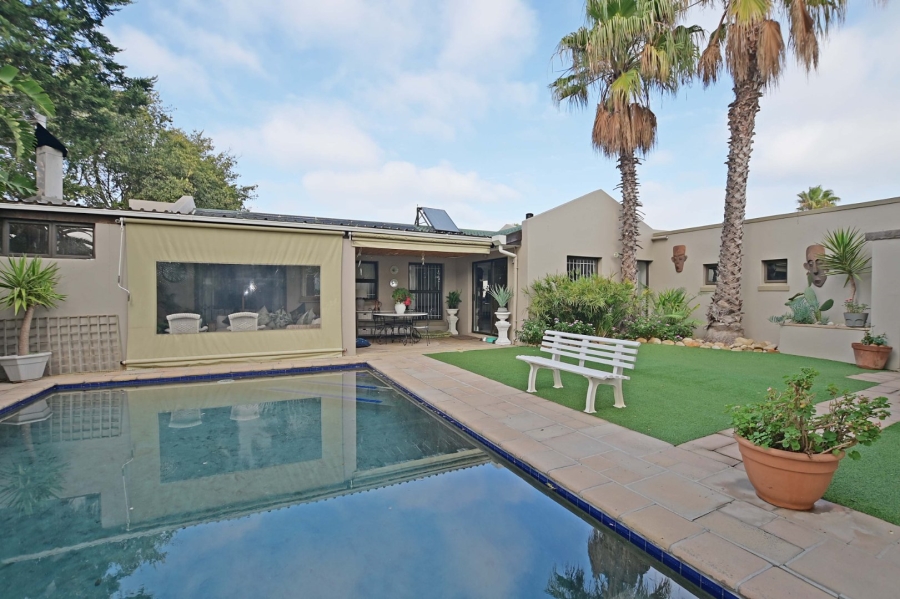 Bedroom Property for Sale in West Beach Western Cape